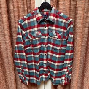 PATAGONIA FJORD FLANNEL SHIRT, Men’s size Medium, color Observer Teal